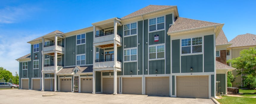 exterior of a Noblesville apartment building